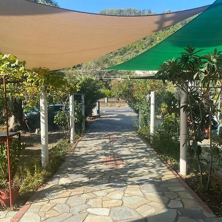 Blue Bay מלון